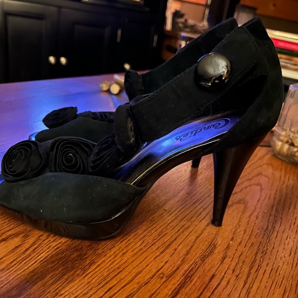 Size 8 dress open toe heels - Picture 3 of 3